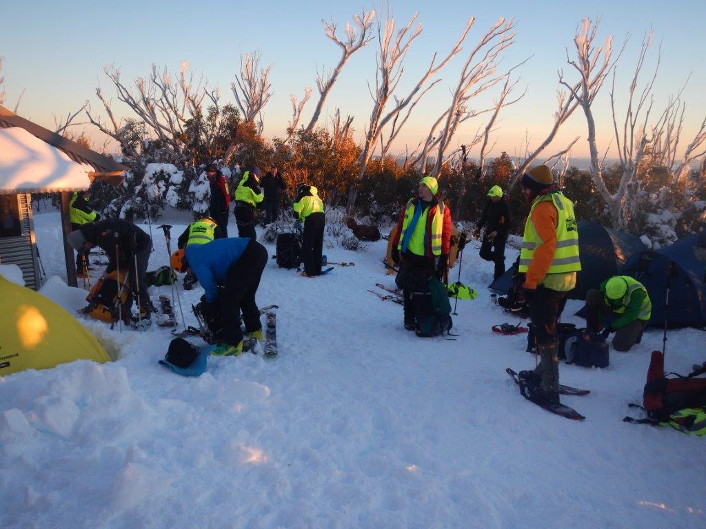 Police Search and Rescue and BSAR searchers preparing at Michell Hut